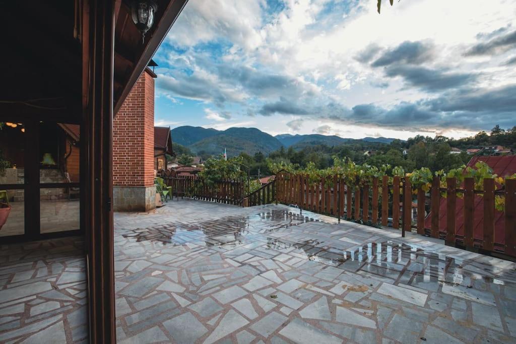 Duvaro Guesthouse Raduil ภายนอก รูปภาพ