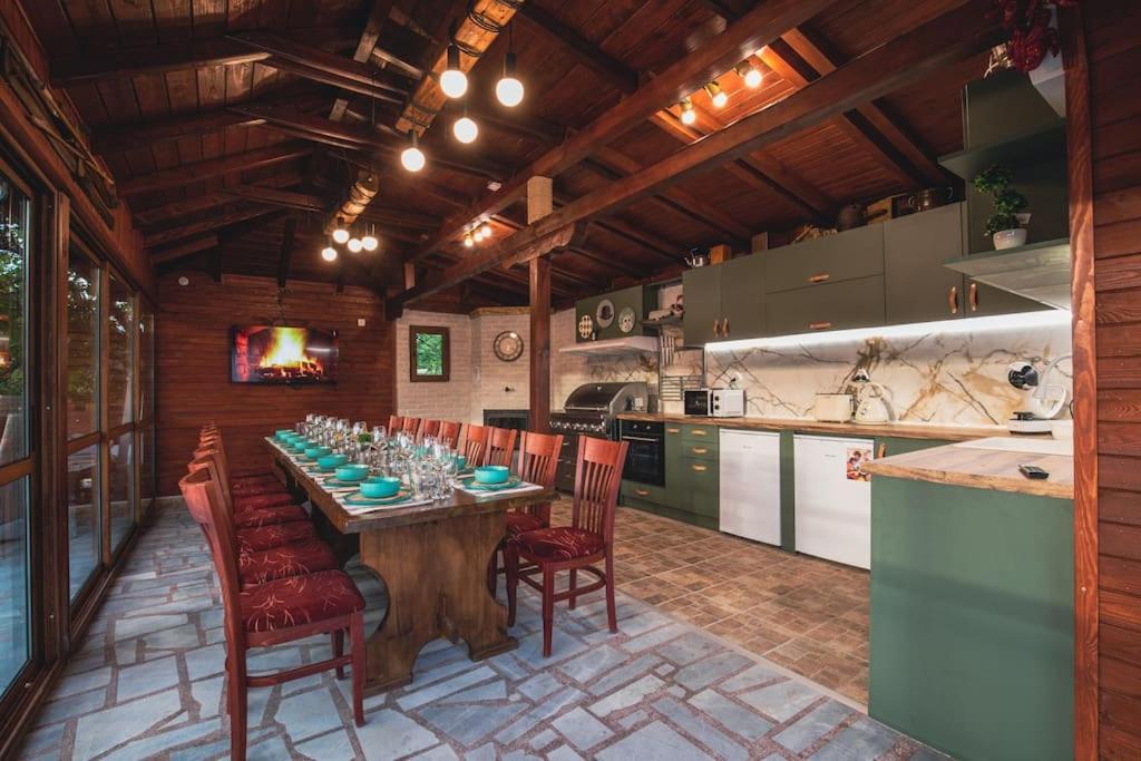 Duvaro Guesthouse Raduil ภายนอก รูปภาพ