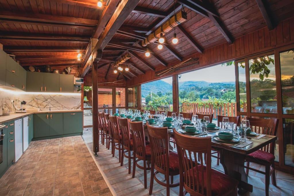 Duvaro Guesthouse Raduil ภายนอก รูปภาพ